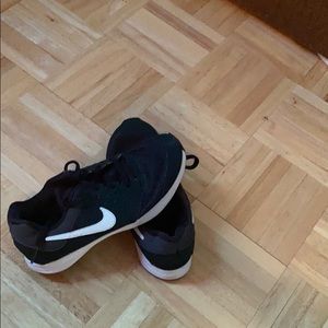 black nike court shoes, downshifter 7s